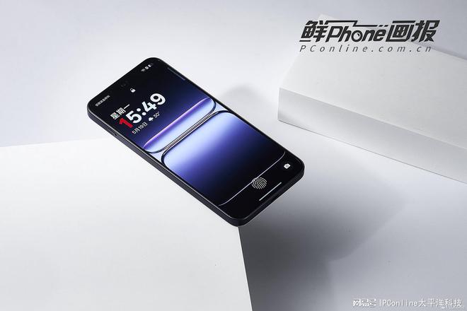 谁能拒绝高颜值游戏手机？一加 Ace 5 至尊版简洁超有料！(图3)