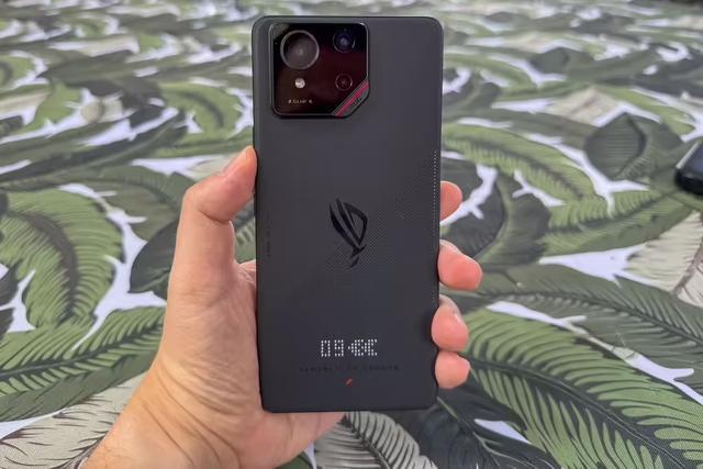 个性化拉满！ROG游戏手机9一机双屏还能玩上复古小游戏(图3)