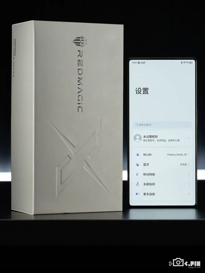 红魔新出的游戏手机却成了米粉心中最酷的 MIX。(图6)