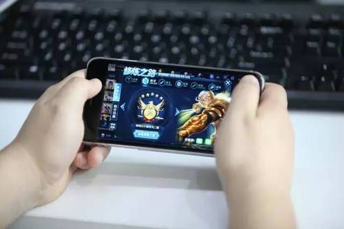 手机棋牌游戏开发热潮：为何全民参与的时代已然来临？