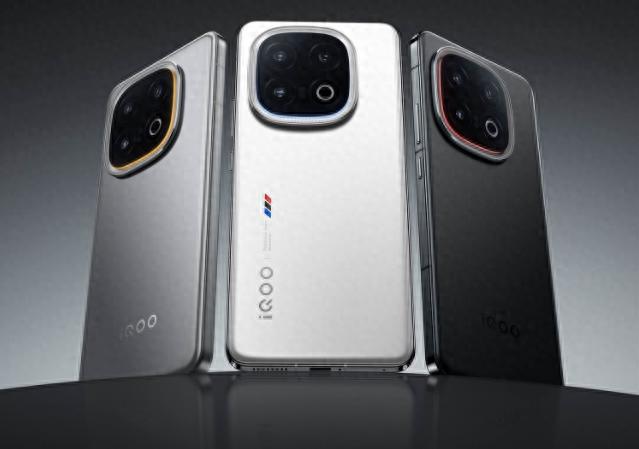 iQOO 13：游戏手机的激情回归但依然逃不过堆料的无奈(图1)