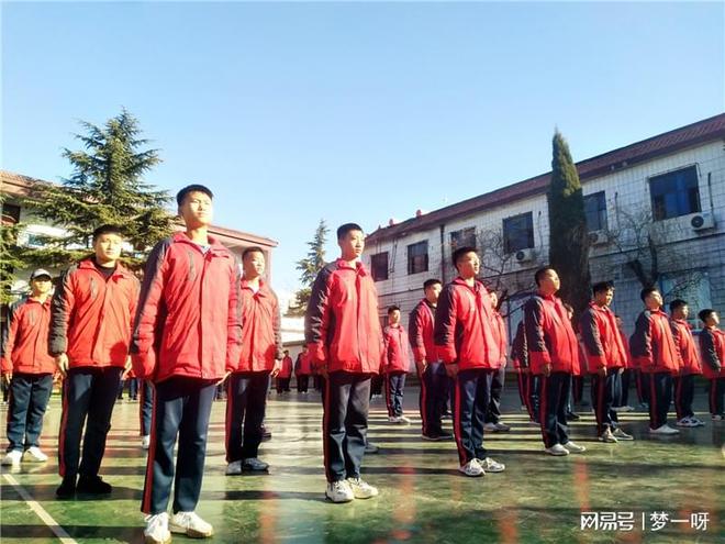 家长如何帮助初三学生摆脱手机游戏困扰？(图1)