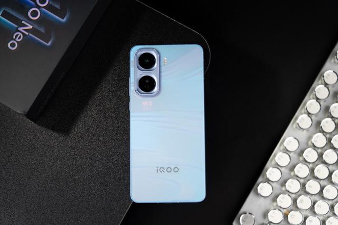 iQOO Neo11评测：中端游戏手机新标杆(图1)