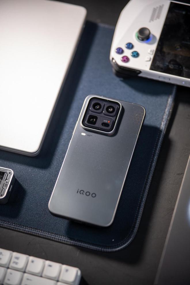 iQOO 15 Ultra评测：当下手机游戏玩家的不二之选(图4)